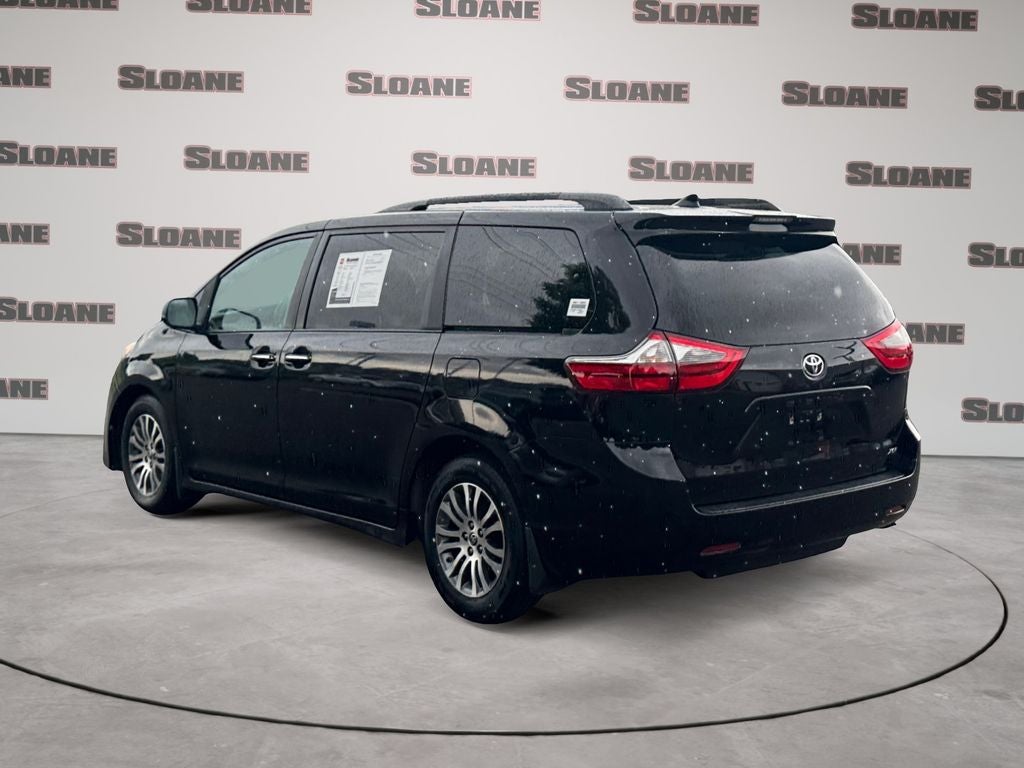 2020 Toyota Sienna XLE 8 Passenger