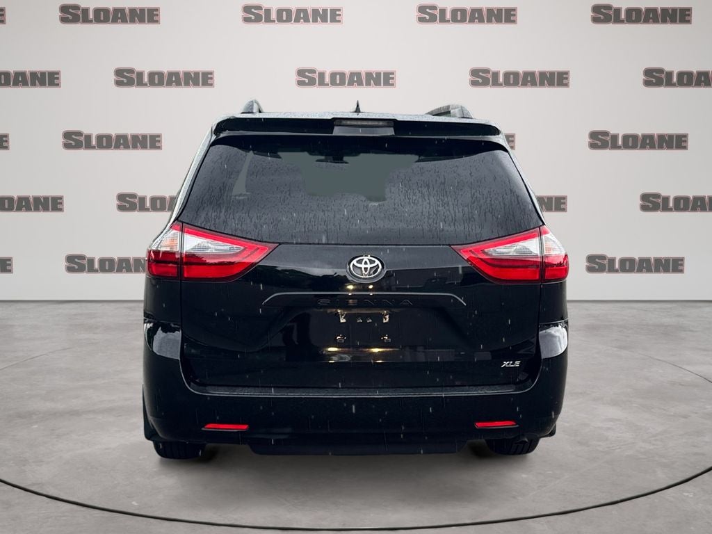 2020 Toyota Sienna XLE 8 Passenger