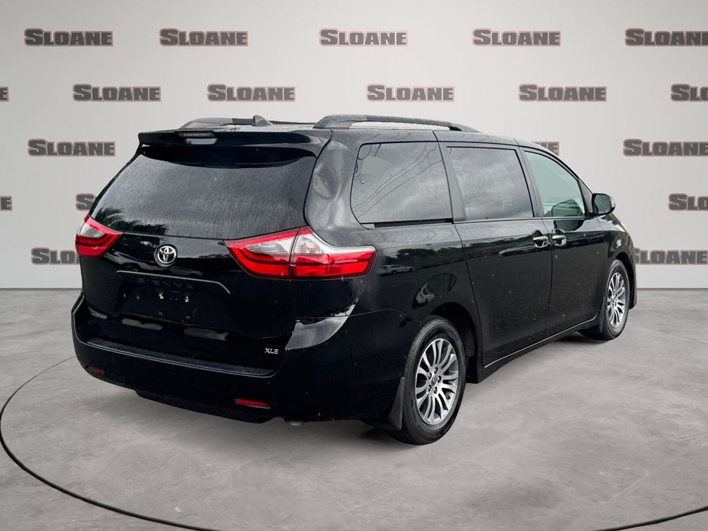 2020 Toyota Sienna XLE 8 Passenger
