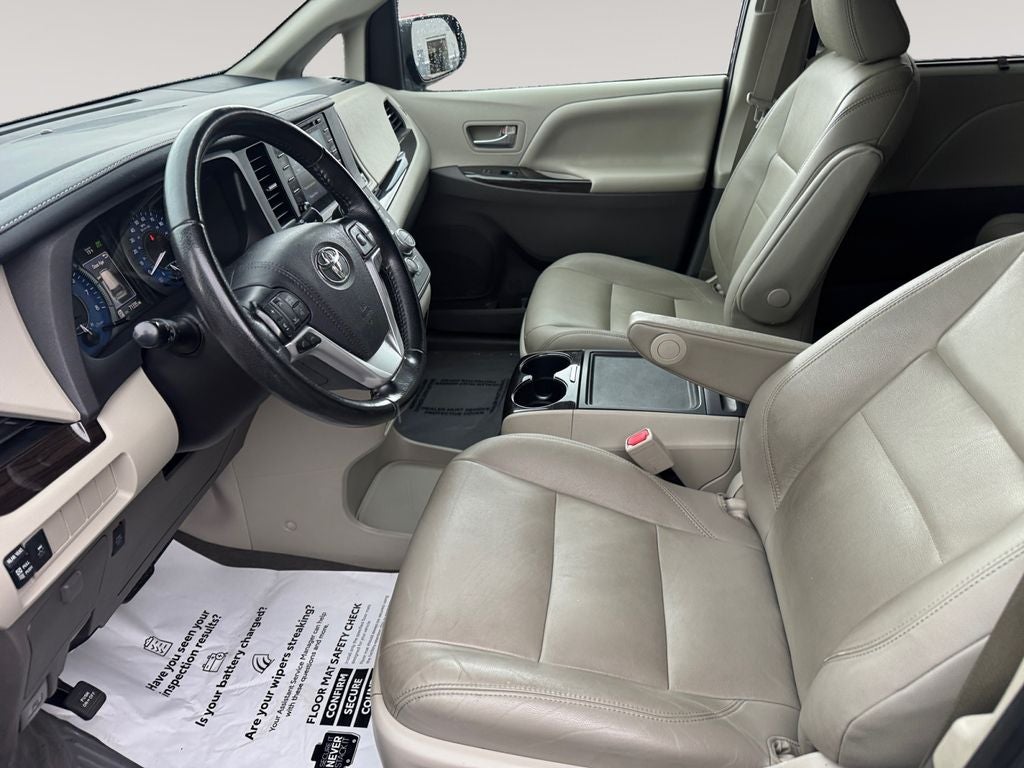 2020 Toyota Sienna XLE 8 Passenger