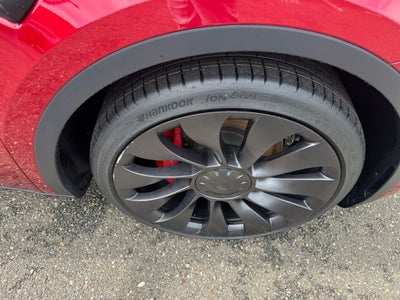 2024 Tesla Model Y Performance