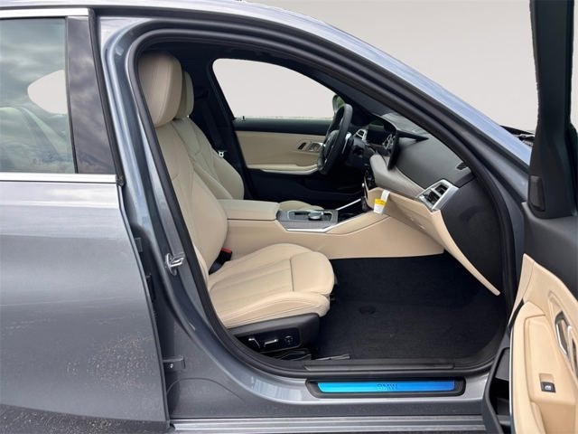 2025 BMW 3 Series 330i xDrive