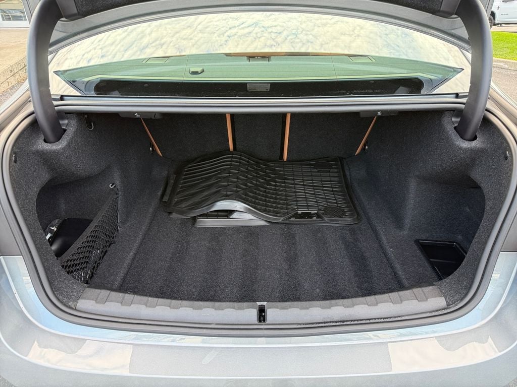 2024 BMW 3 Series 330i xDrive