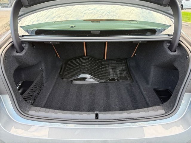 2024 BMW 3 Series 330i xDrive