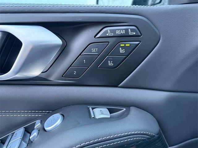 2023 BMW X7 xDrive40i M Sport