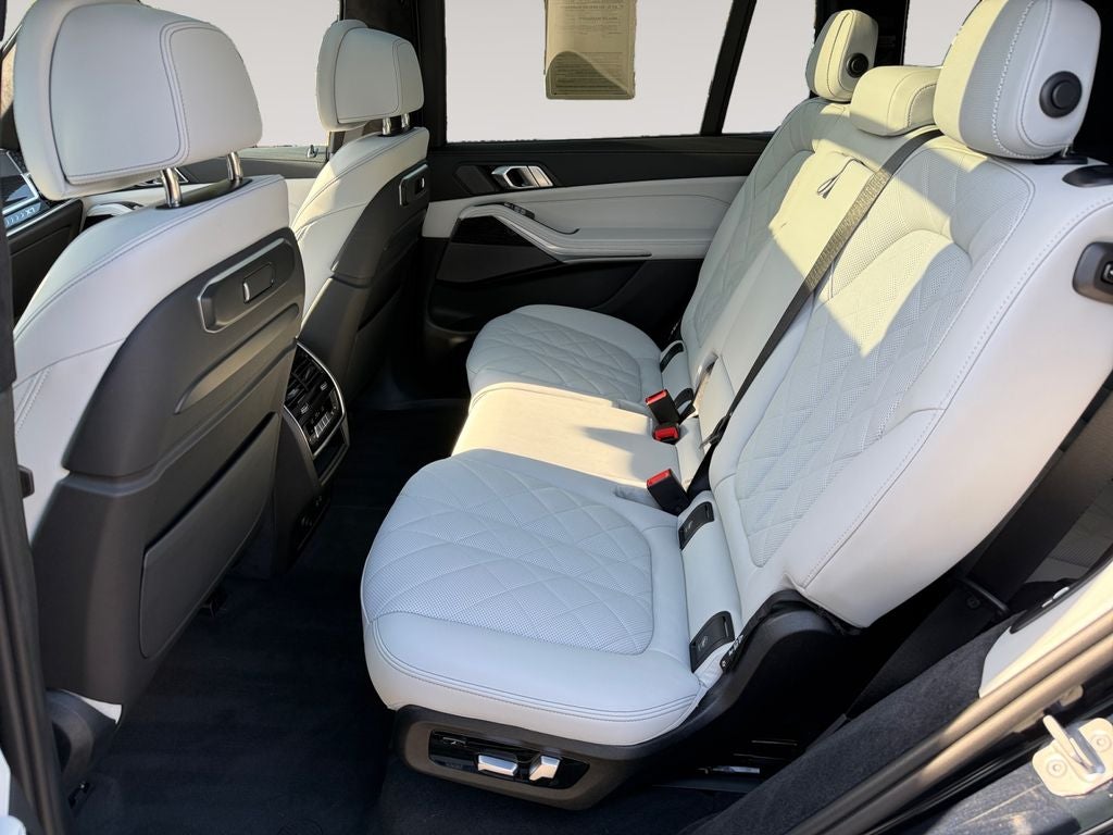 2025 BMW X7 xDrive40i M Sport