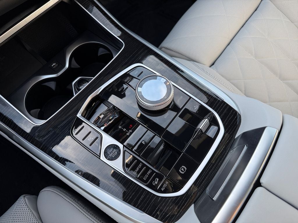 2025 BMW X7 xDrive40i M Sport