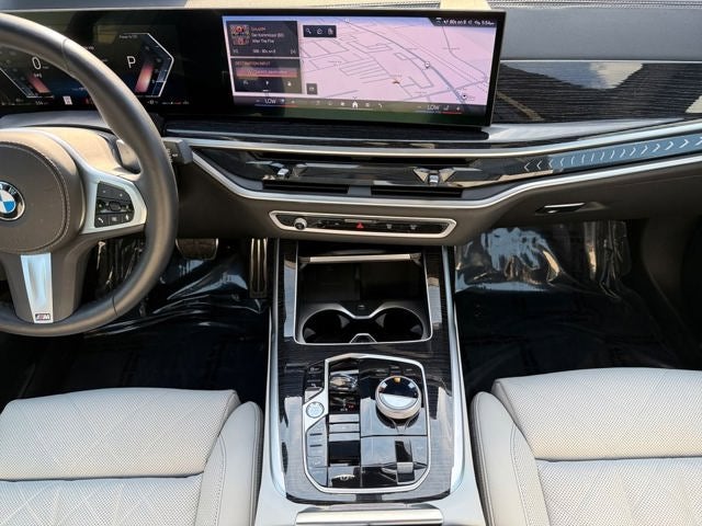 2025 BMW X7 xDrive40i M Sport