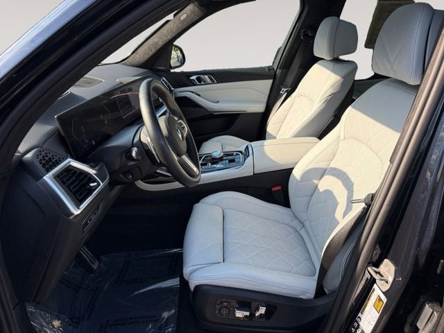 2025 BMW X7 xDrive40i M Sport
