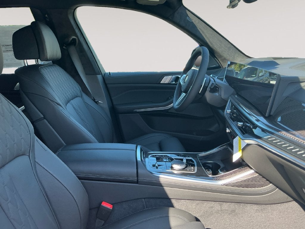 2027 BMW X7 M60i
