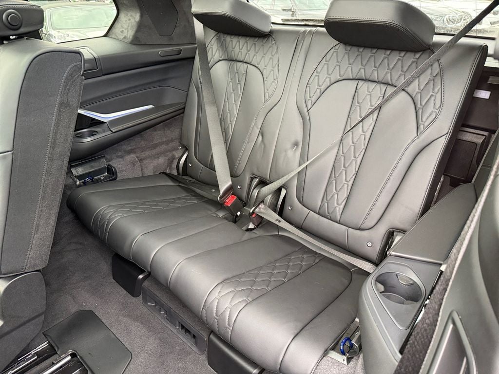 2026 BMW X7 M60i