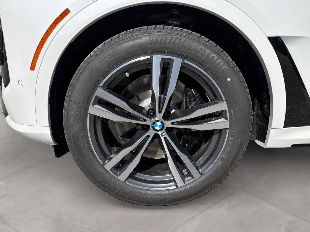2027 BMW X7 M60i
