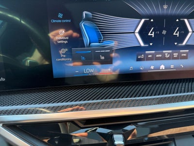 2025 BMW X5 M60i