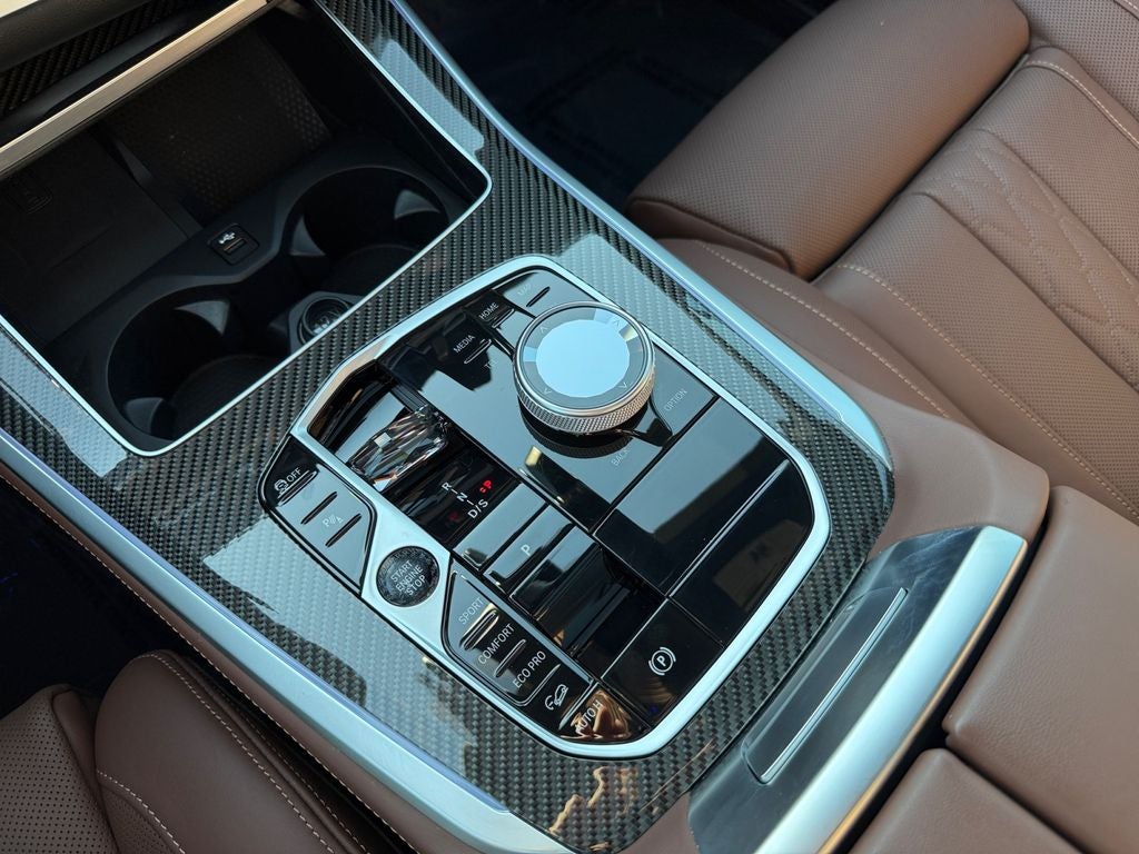 2025 BMW X5 M60i