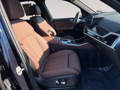 2025 BMW X5 M60i