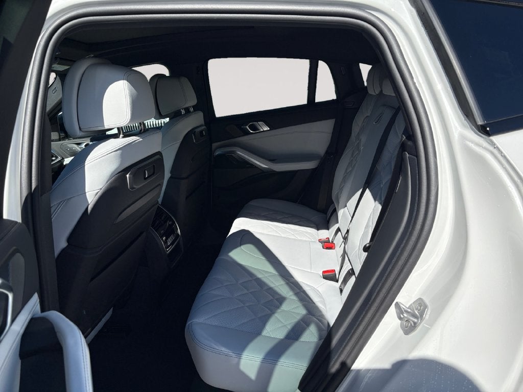 2027 BMW X6 xDrive40i
