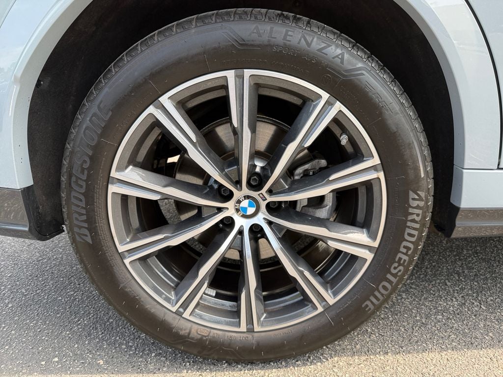 2025 BMW X6 xDrive40i
