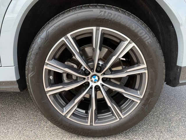 2025 BMW X6 xDrive40i