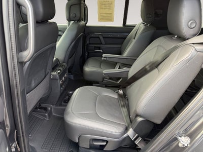 2025 Land Rover Defender 130 X-Dynamic SE