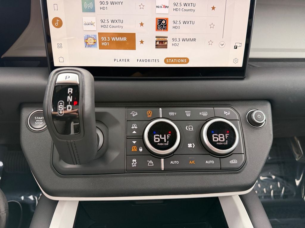 2025 Land Rover Defender 130 X-Dynamic SE