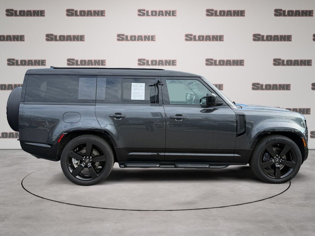 2025 Land Rover Defender 130 X-Dynamic SE