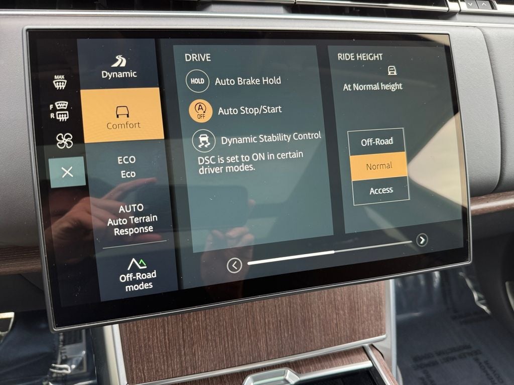 2025 Land Rover Range Rover SE
