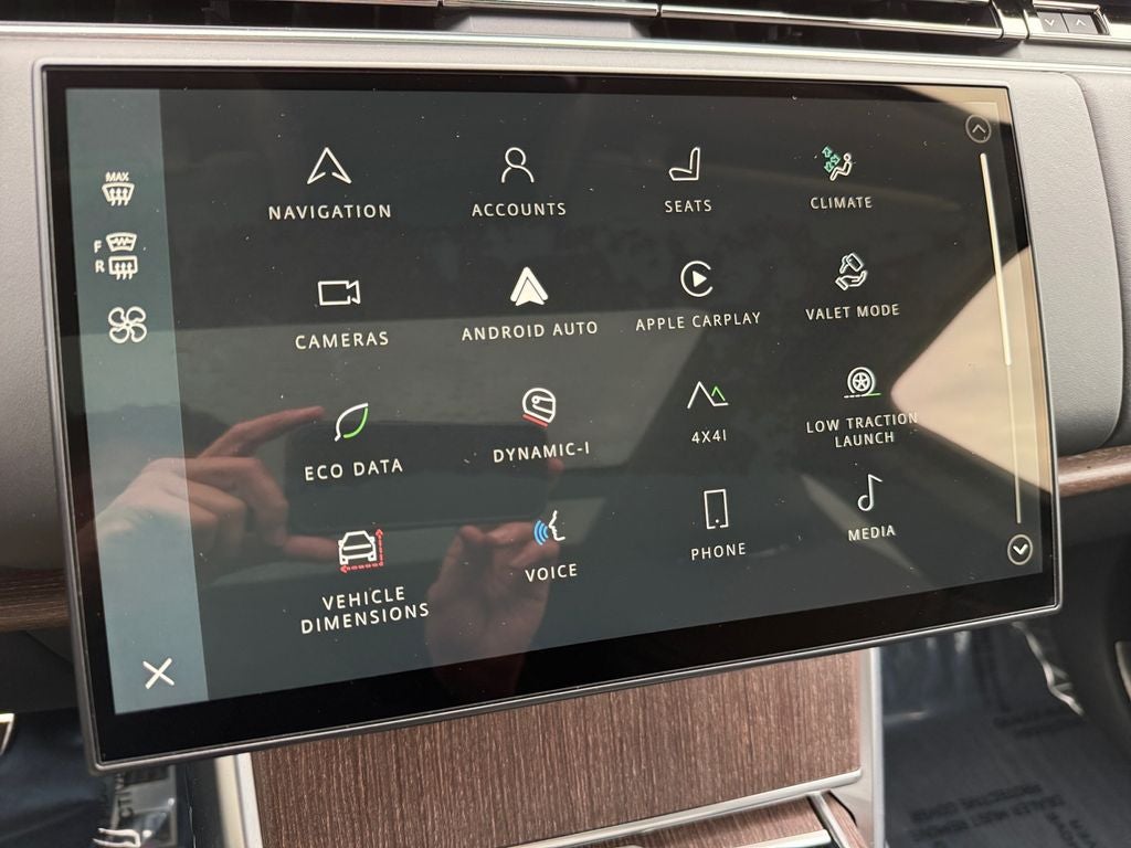 2025 Land Rover Range Rover SE
