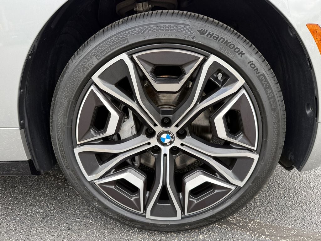 2026 BMW iX xDrive60
