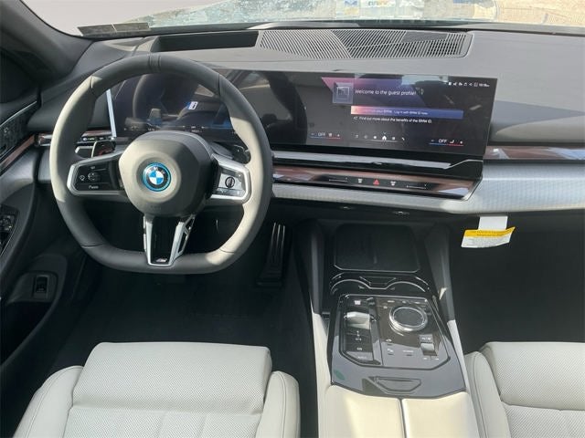 2026 BMW 5 Series 550e xDrive