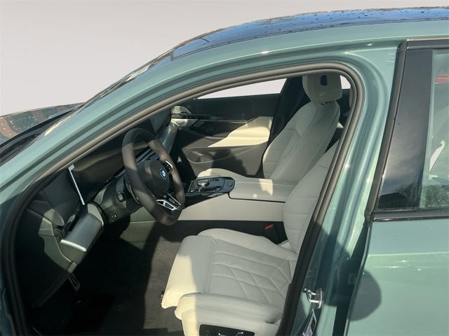 2026 BMW 5 Series 550e xDrive