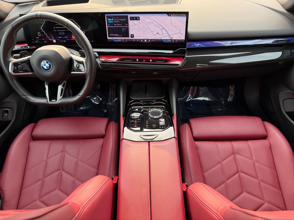 2025 BMW 5 Series 550e xDrive