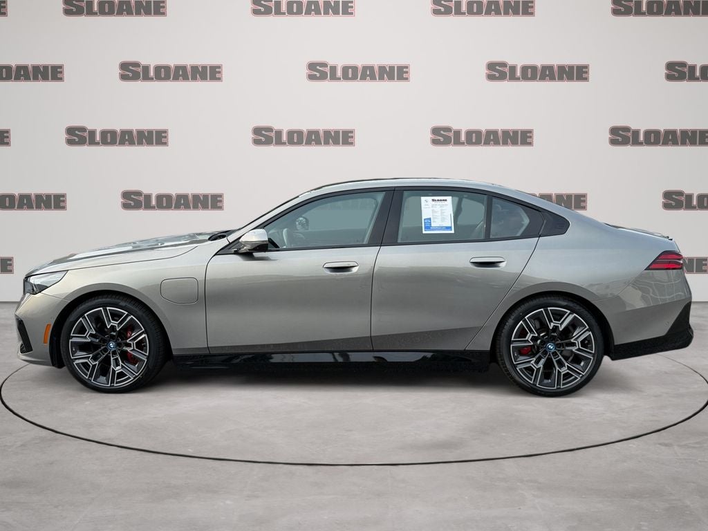 2025 BMW 5 Series 550e xDrive
