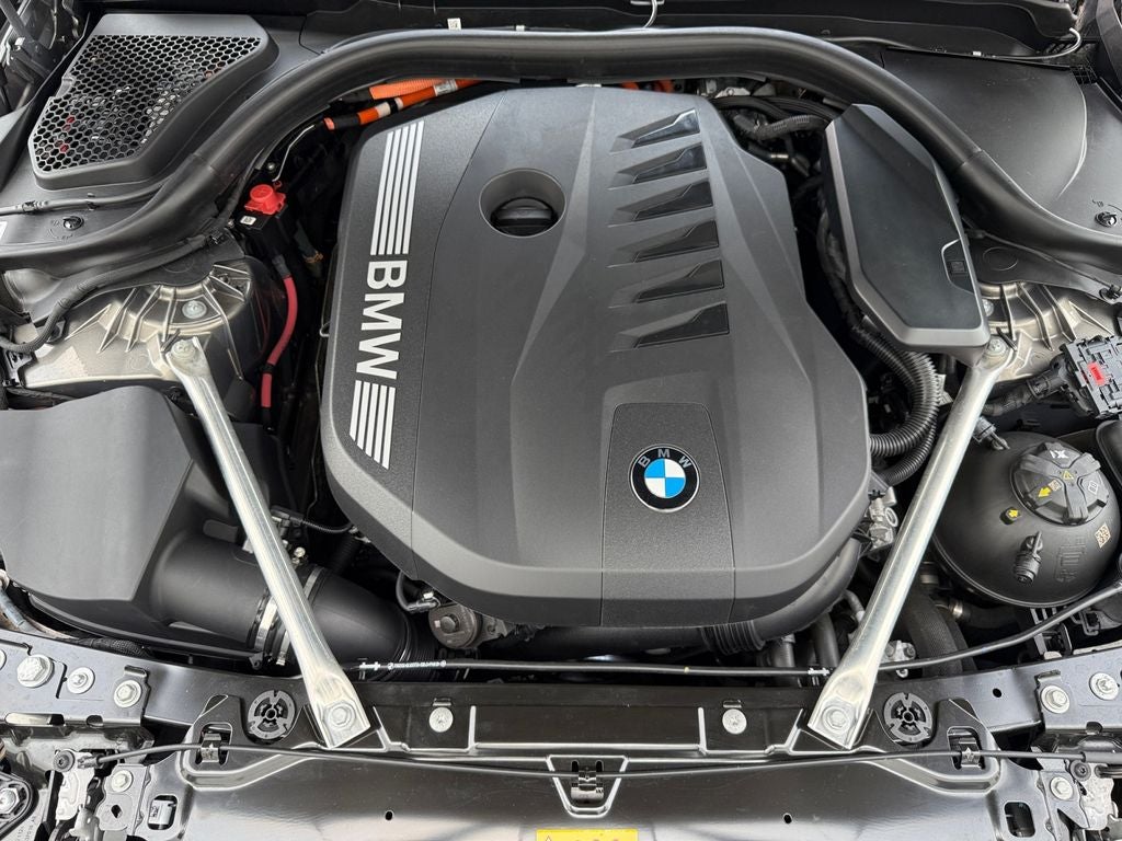 2025 BMW 5 Series 550e xDrive