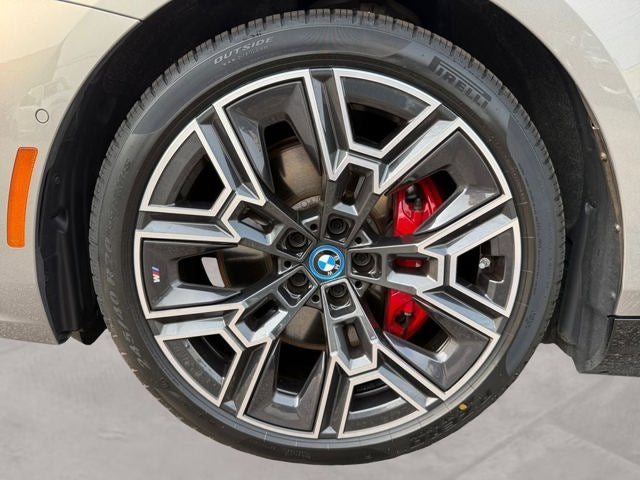 2025 BMW 5 Series 550e xDrive
