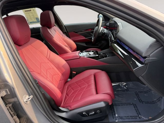 2025 BMW 5 Series 550e xDrive