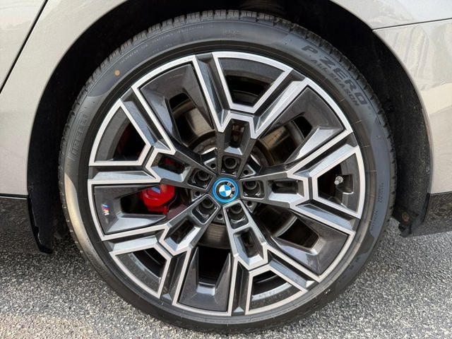 2025 BMW 5 Series 550e xDrive
