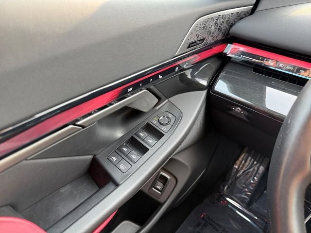 2025 BMW 5 Series 550e xDrive