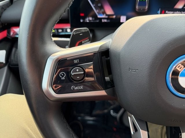 2025 BMW 5 Series 550e xDrive