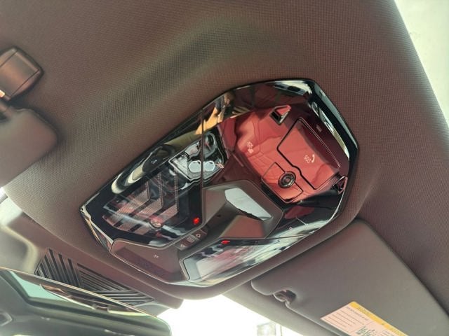 2025 BMW 5 Series 550e xDrive