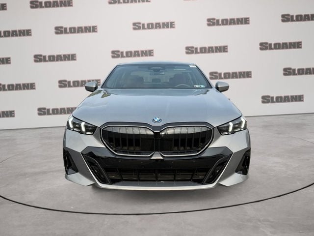 2025 BMW 5 Series 550e xDrive