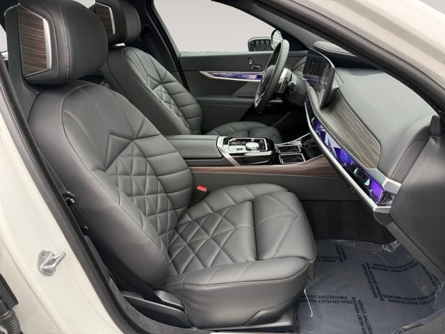 2025 BMW 7 Series 740i xDrive M Sport