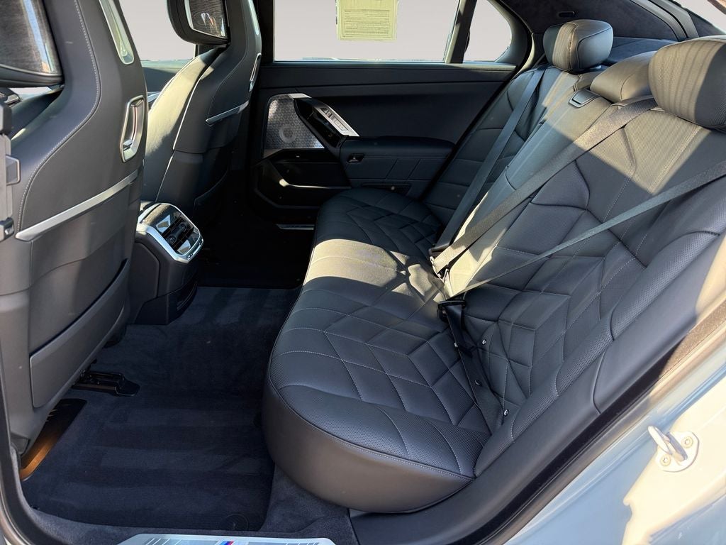 2025 BMW 7 Series 740i xDrive