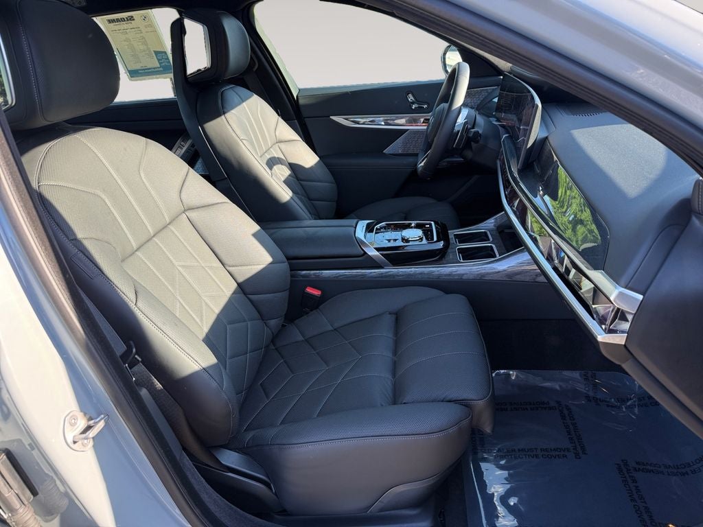 2025 BMW 7 Series 740i xDrive