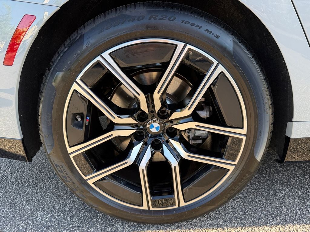 2025 BMW 7 Series 740i xDrive