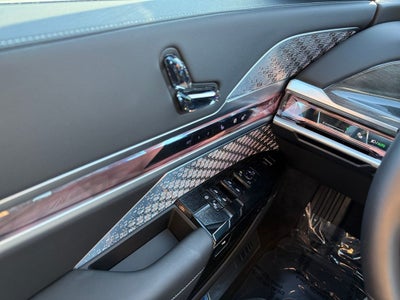 2025 BMW 7 Series 740i xDrive