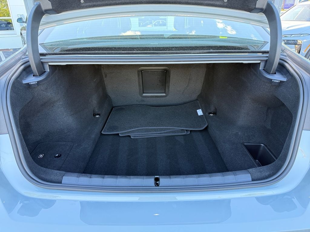 2025 BMW 7 Series 740i xDrive