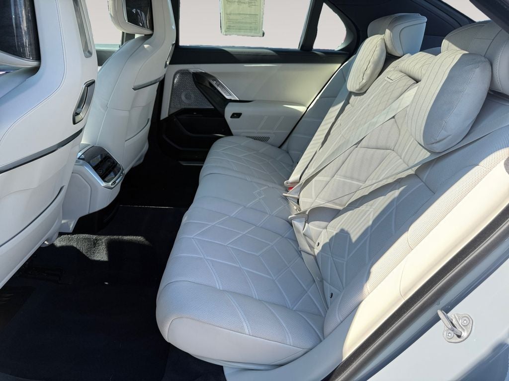 2023 BMW 7 Series 760i xDrive