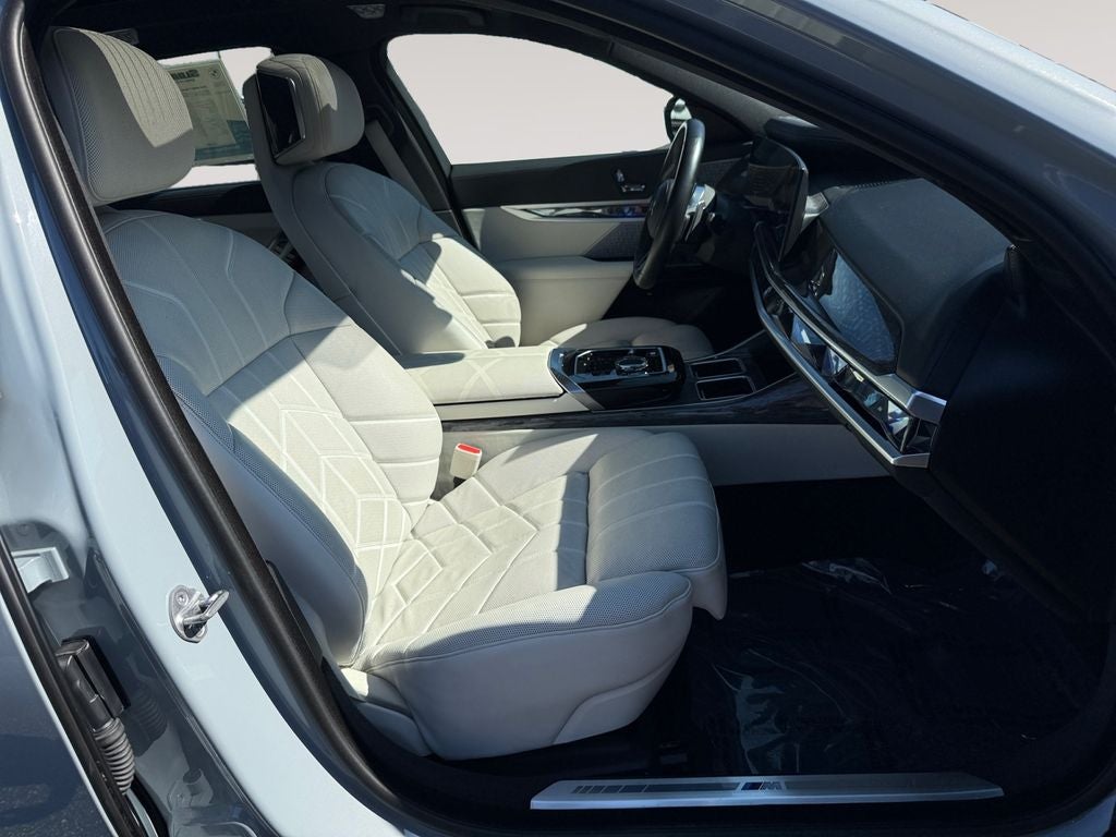 2023 BMW 7 Series 760i xDrive