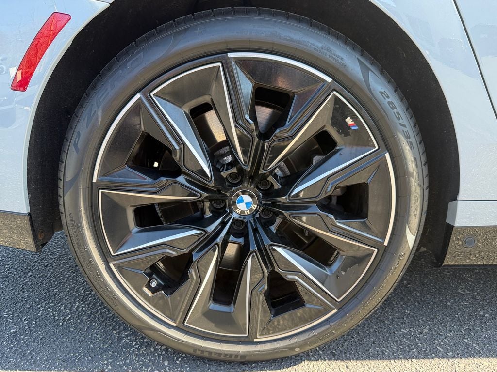 2023 BMW 7 Series 760i xDrive