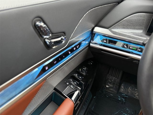 2025 BMW 7 Series 750e xDrive